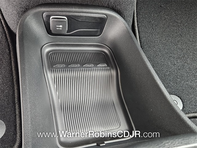 2026 Chrysler Pacifica photo 21
