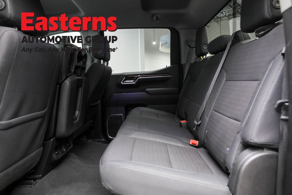 2024 Chevrolet Silverado 1500 LT photo 18