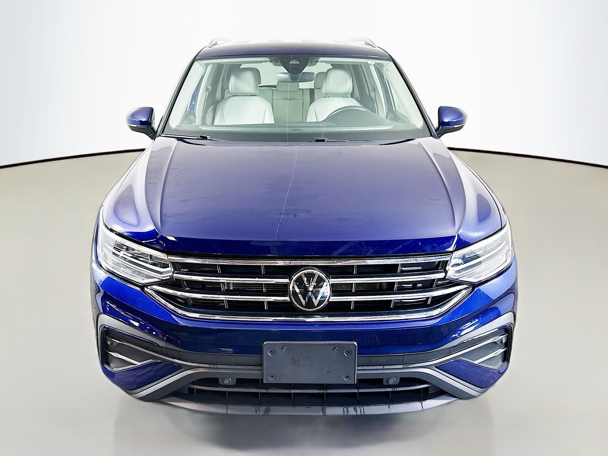 2023 Volkswagen Tiguan SE Sport photo 2