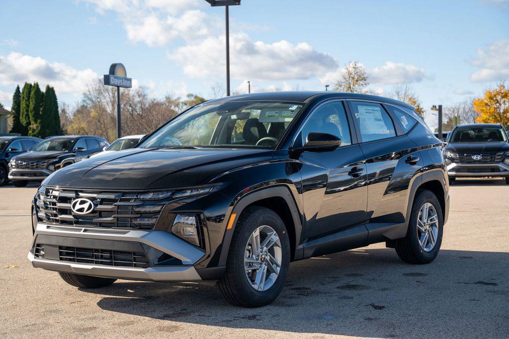 2025 Hyundai Tucson SE photo 2