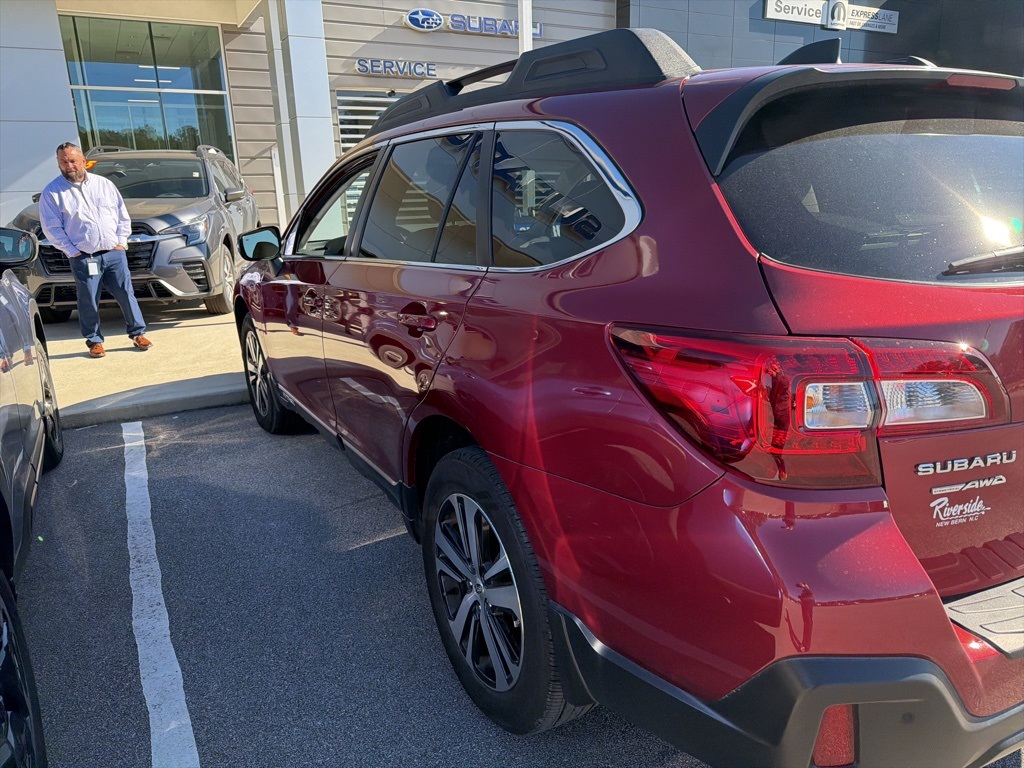 2018 Subaru Outback 2.5i Limited photo 4
