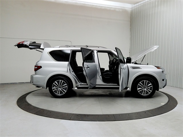 2023 Nissan Armada SL photo 13