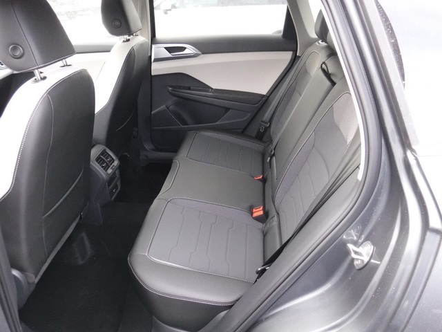 2025 Volkswagen Taos SE photo 27