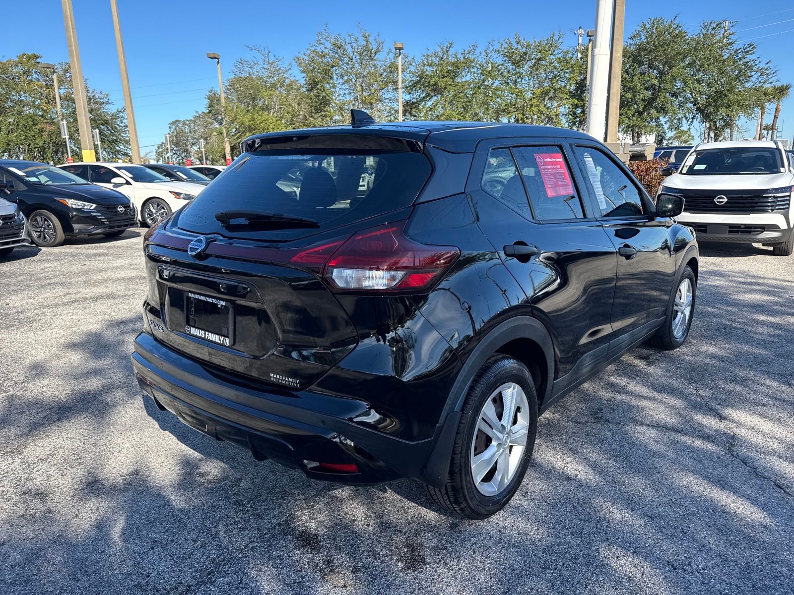 2021 Nissan Kicks S photo 3