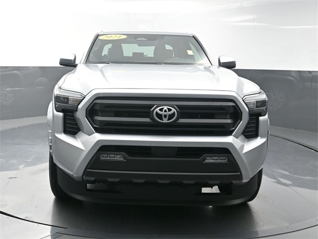 2024 Toyota Tacoma SR5 photo 2