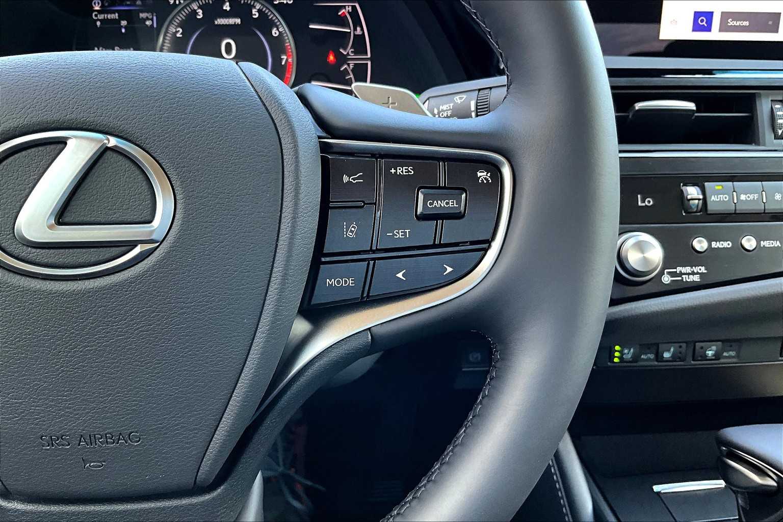 2025 Lexus ES 350 photo 23