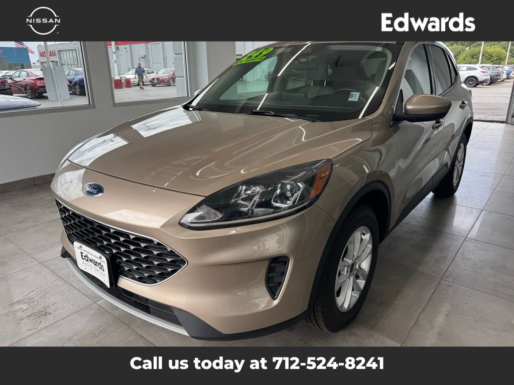 2020 Ford Escape SE photo 4