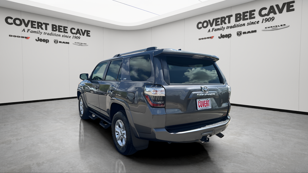 2023 Toyota RAV4 SR5 Premium photo 3