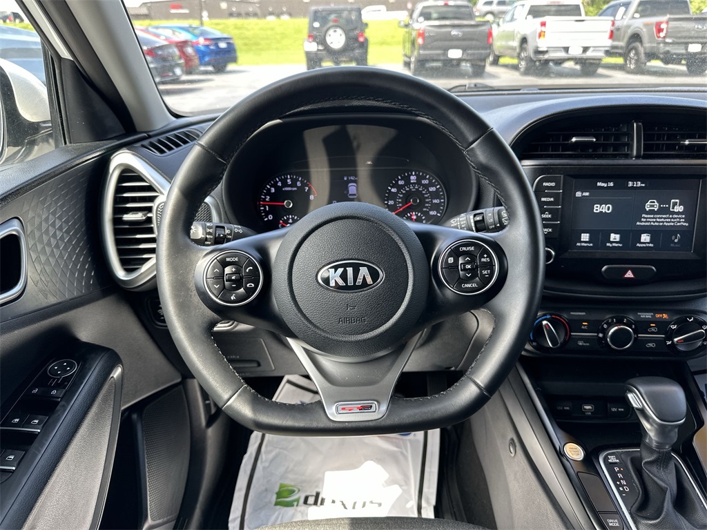 2020 Kia Soul GT-Line photo 14