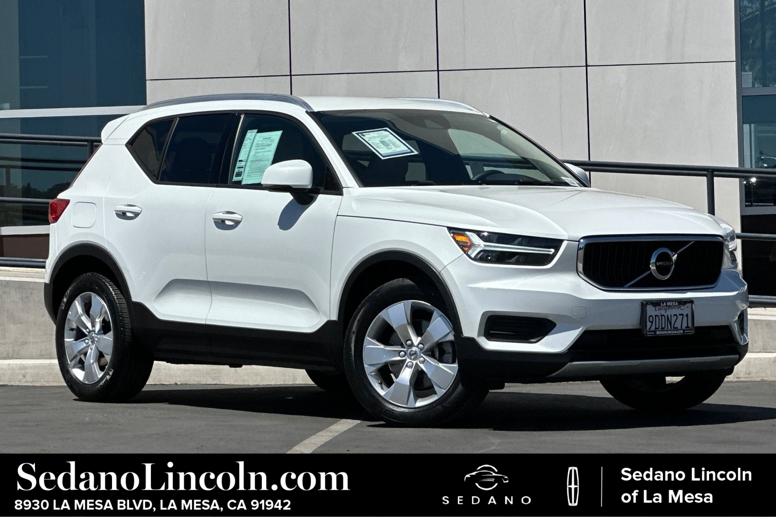 2022 Volvo XC40 Momentum