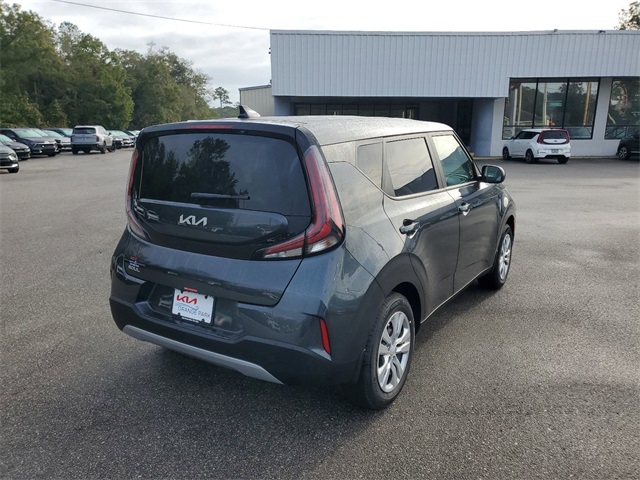 2025 Kia Soul LX photo 3