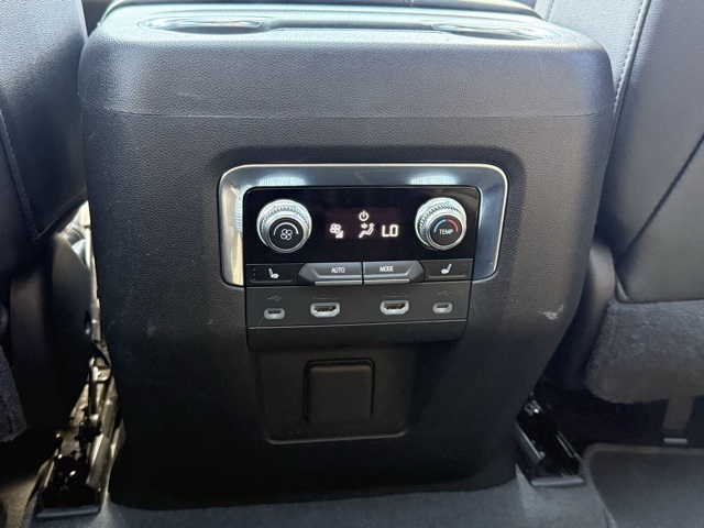 2021 Gmc Yukon AT4 photo 21