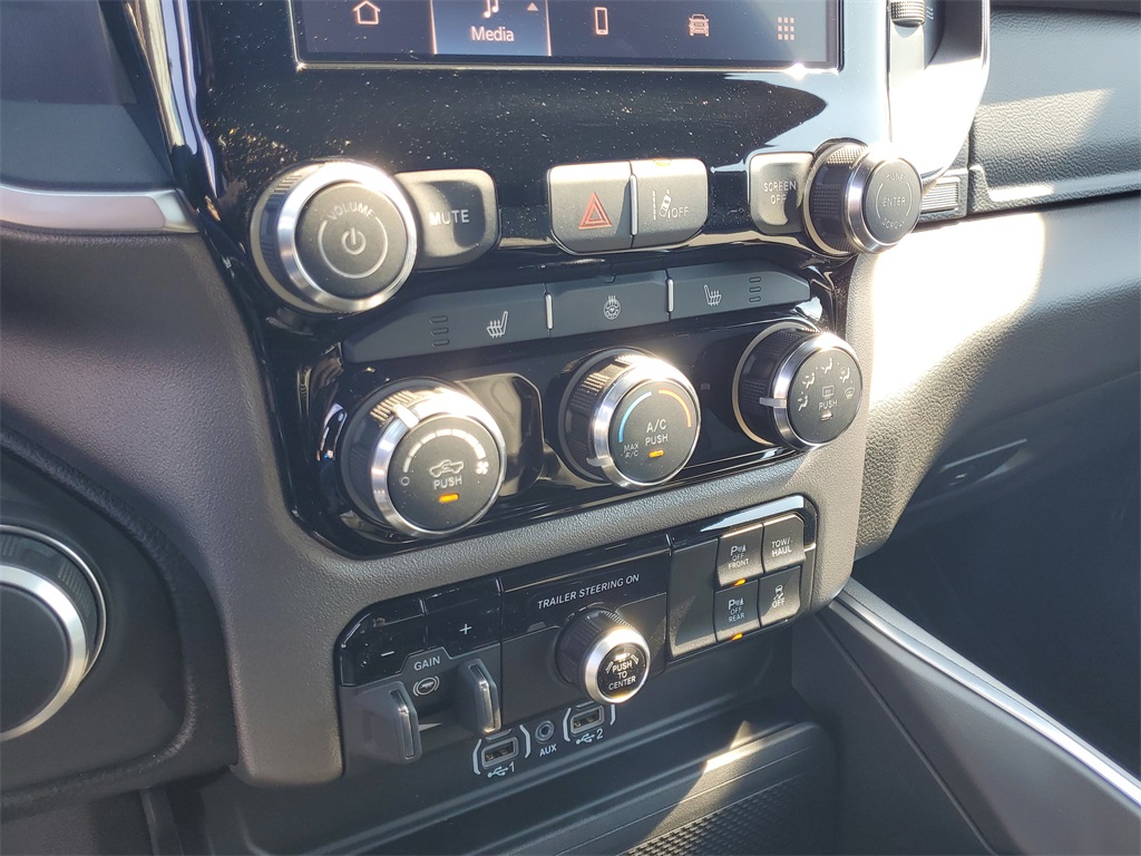 2025 Ram 1500 Big Horn Lone Star photo 17