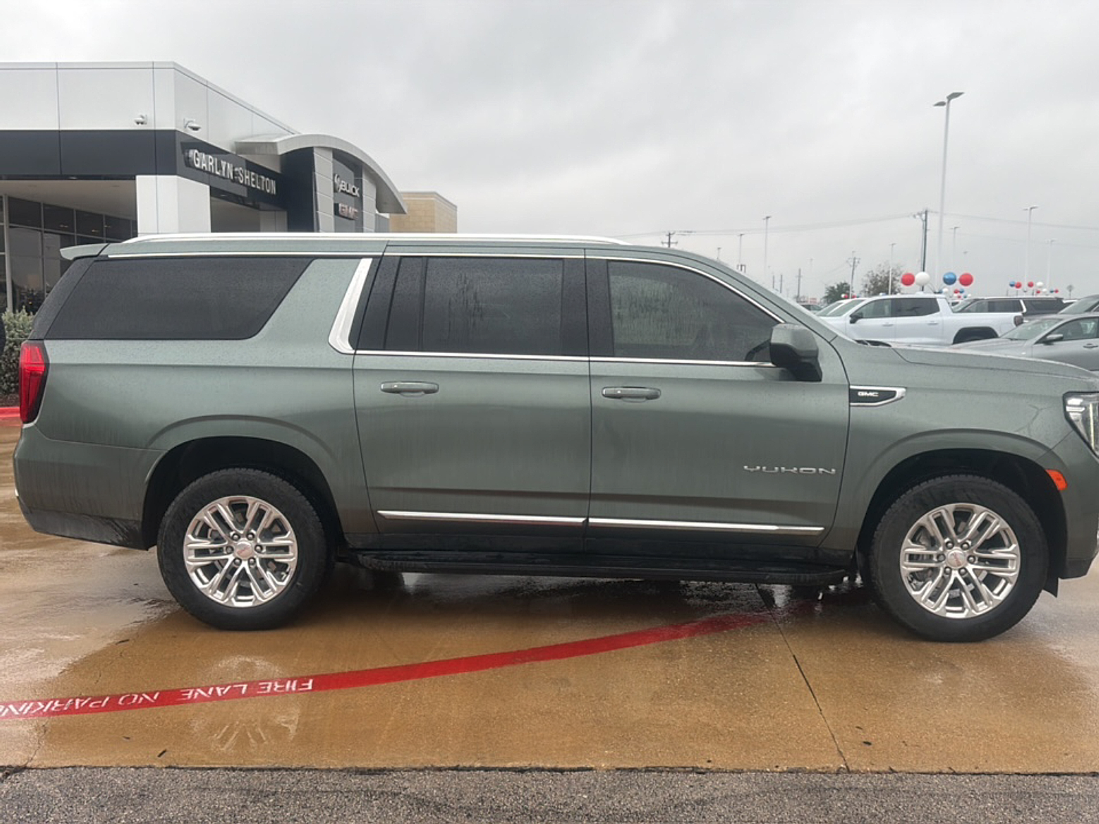 2023 Gmc Yukon XL SLT photo 2