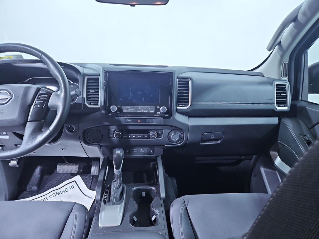 2024 Nissan Frontier SV photo 17