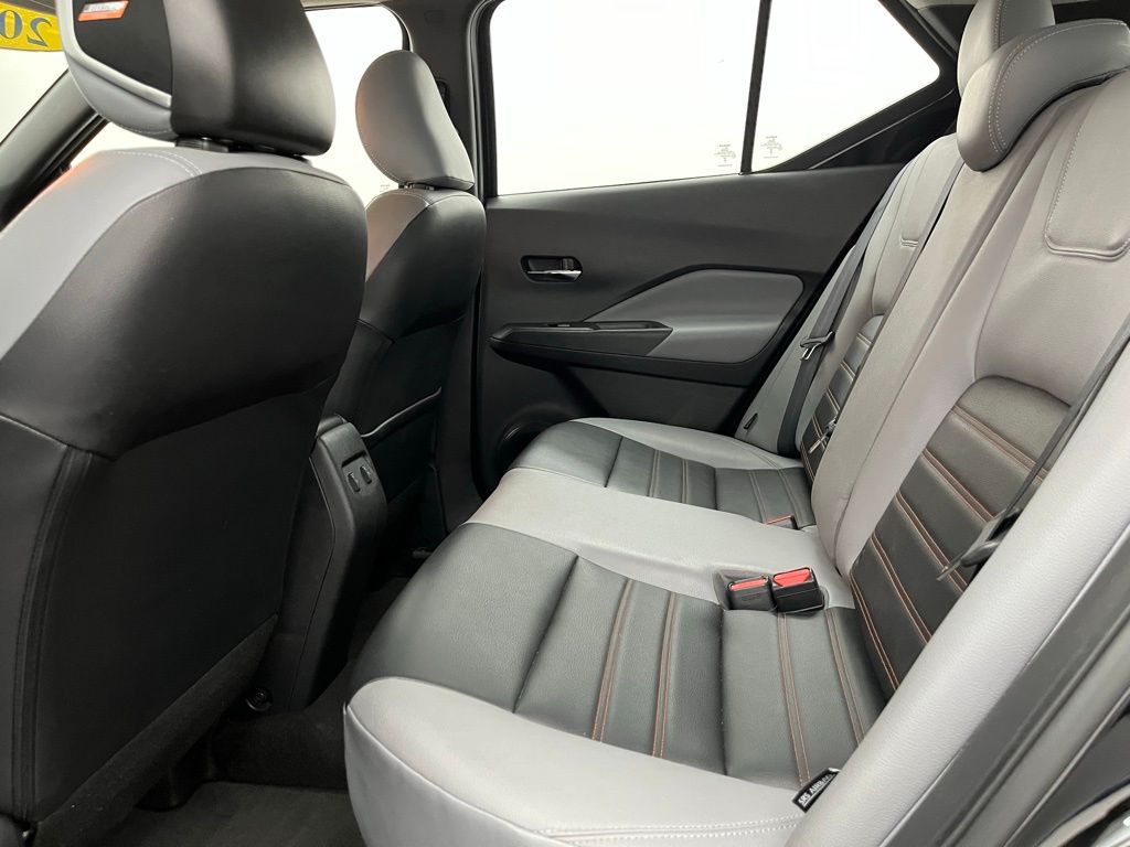 2023 Nissan Kicks SR photo 18