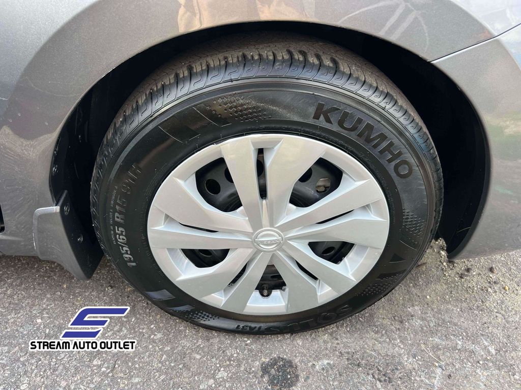 2025 Nissan Versa 1.6 S photo 5