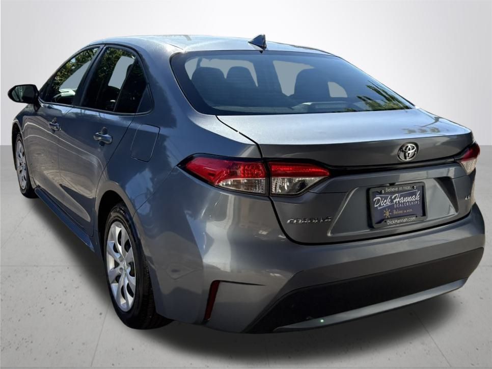 2021 Toyota Corolla LE photo 10