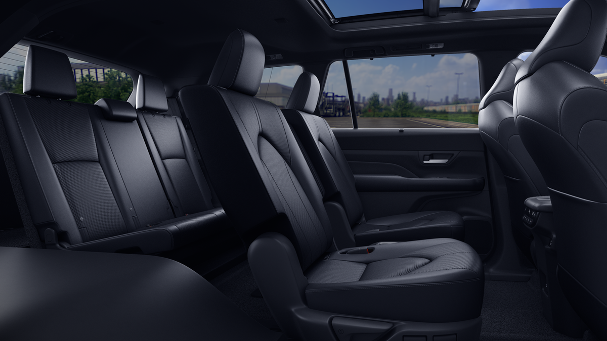 2026 Toyota Highlander Hybrid photo 21