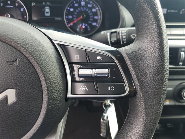 2023 Kia Forte LXS photo 17