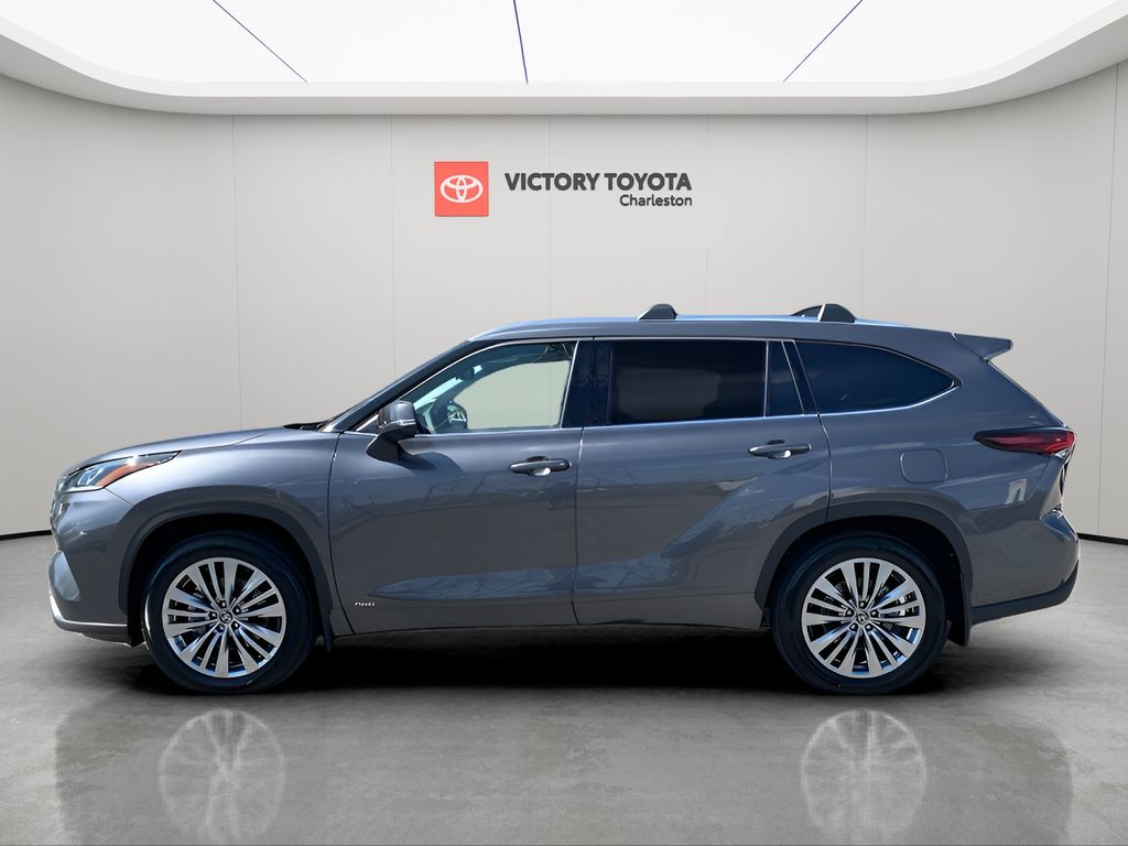 2025 Toyota Highlander Platinum photo 2