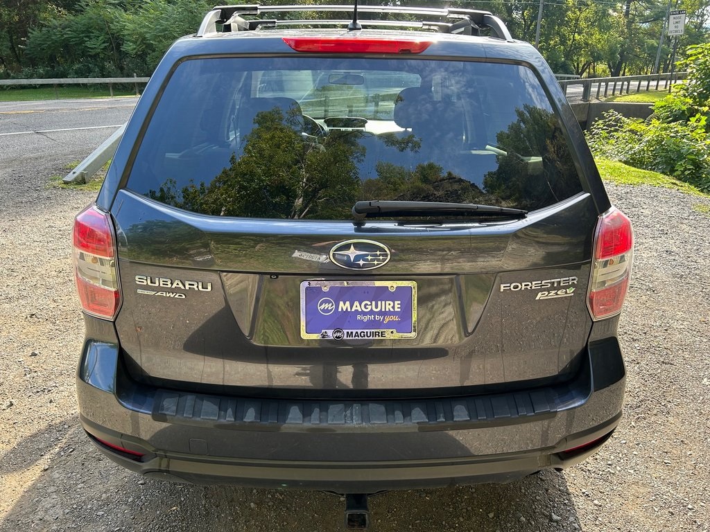 2015 Subaru Forester 2.5i Premium photo 4
