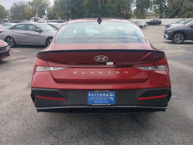 2025 Hyundai Elantra SEL Sport photo 4