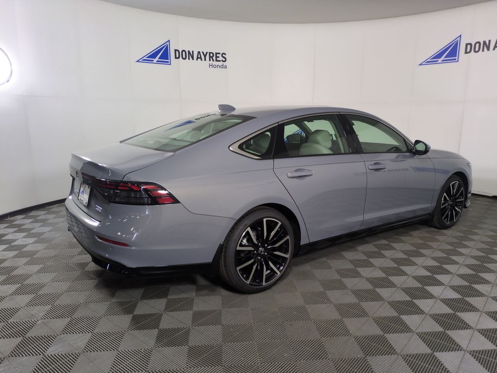 2025 Honda Accord Hybrid Touring photo 5
