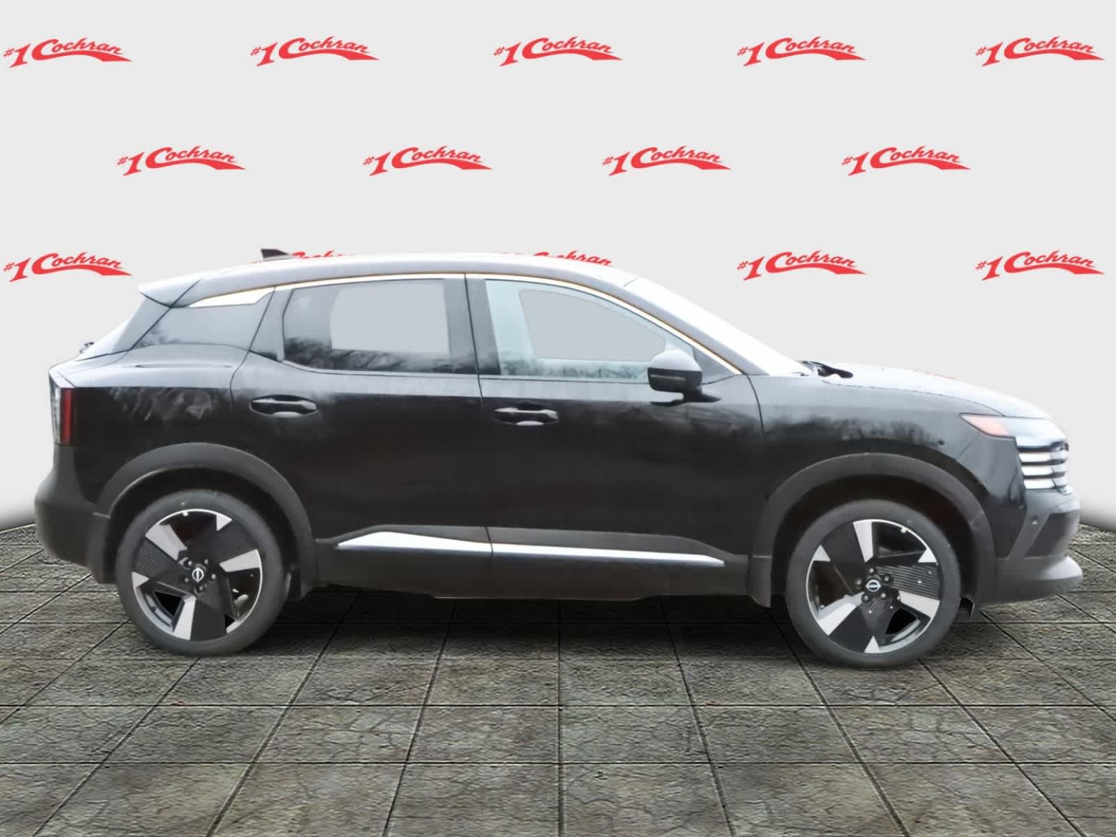 2025 Nissan Kicks SR photo 2