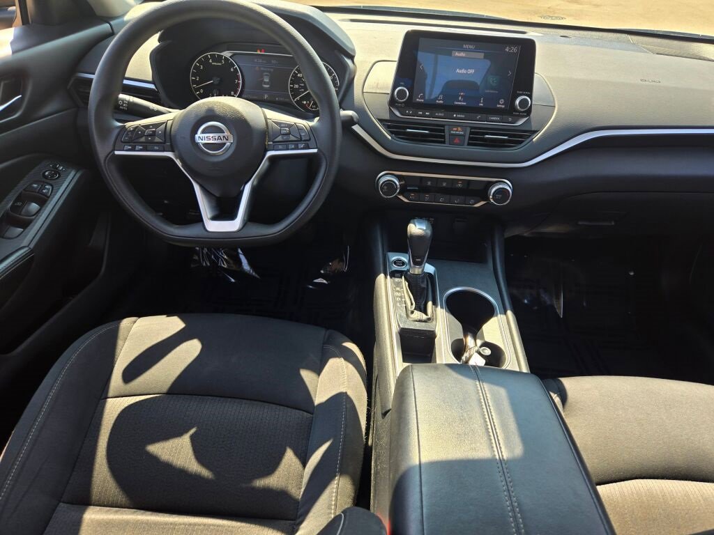 2022 Nissan Altima 2.5 SV photo 14
