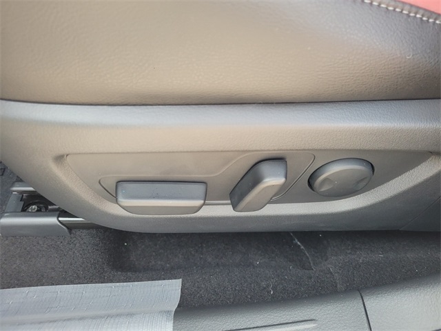 2025 Mazda CX-50 Premium photo 4