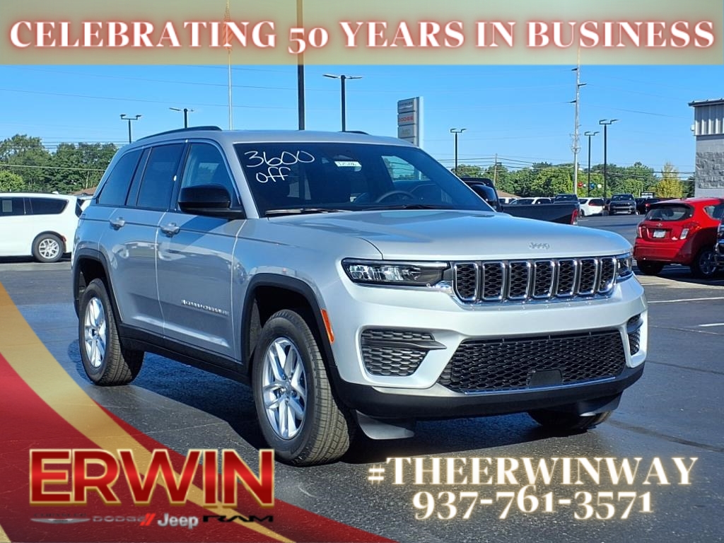 2025 Jeep Grand Cherokee Laredo's photo