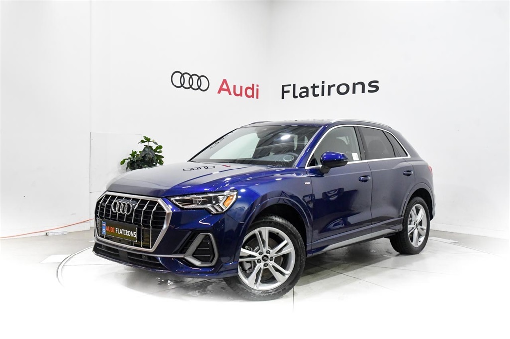 2024 Audi Q3 S line Premium photo 4
