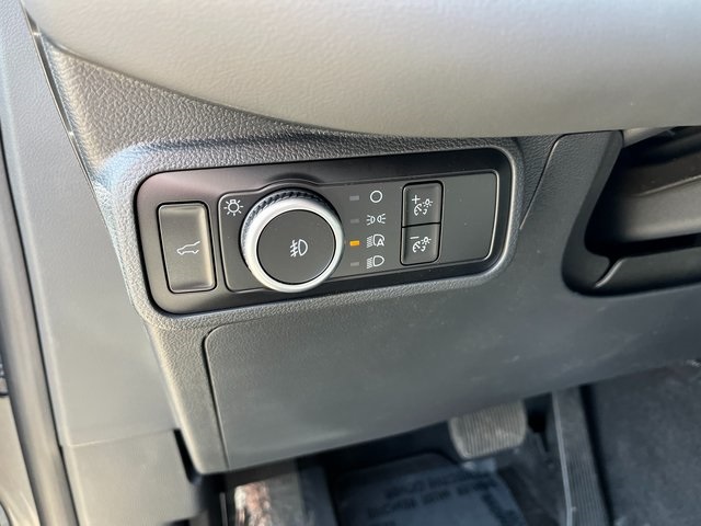 2025 Ford Explorer photo 23