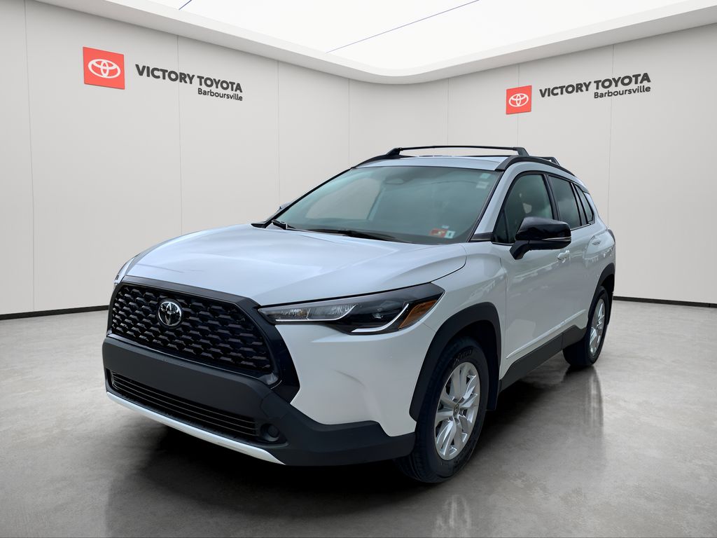 2025 Toyota Corolla Cross LE photo 6