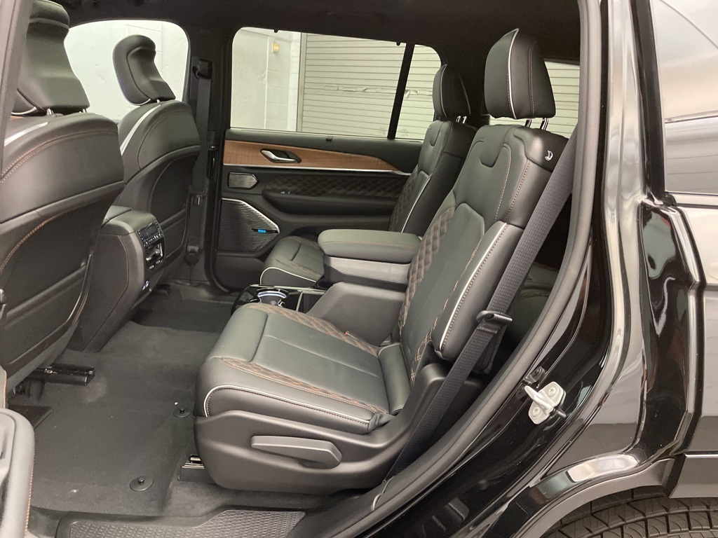 2025 Jeep Grand Cherokee L Summit Reserve photo 13