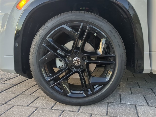 2025 Volkswagen Tiguan SE R-Line Black photo 28