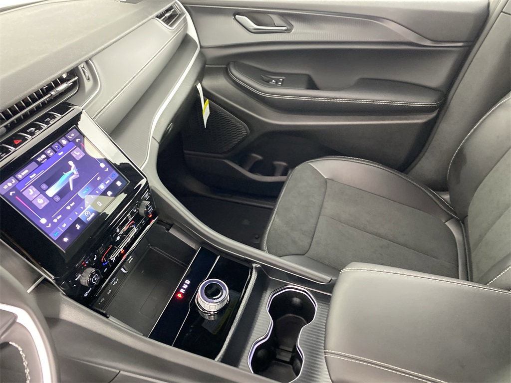 2025 Jeep Grand Cherokee Altitude X photo 23
