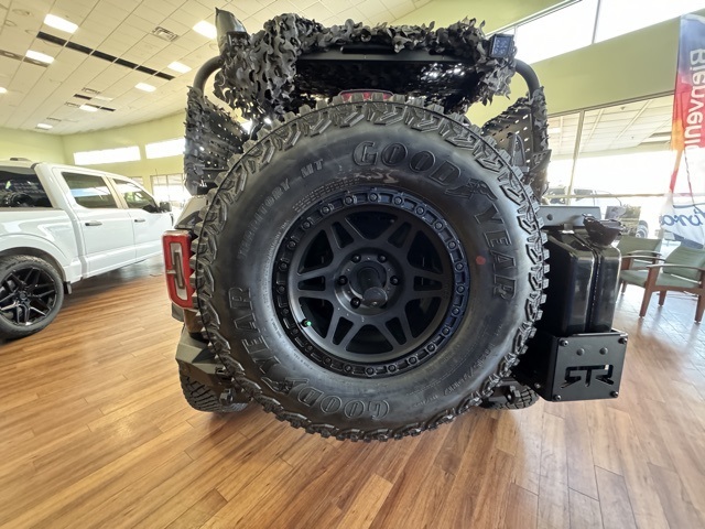 2024 Ford Bronco Outer Banks photo 3