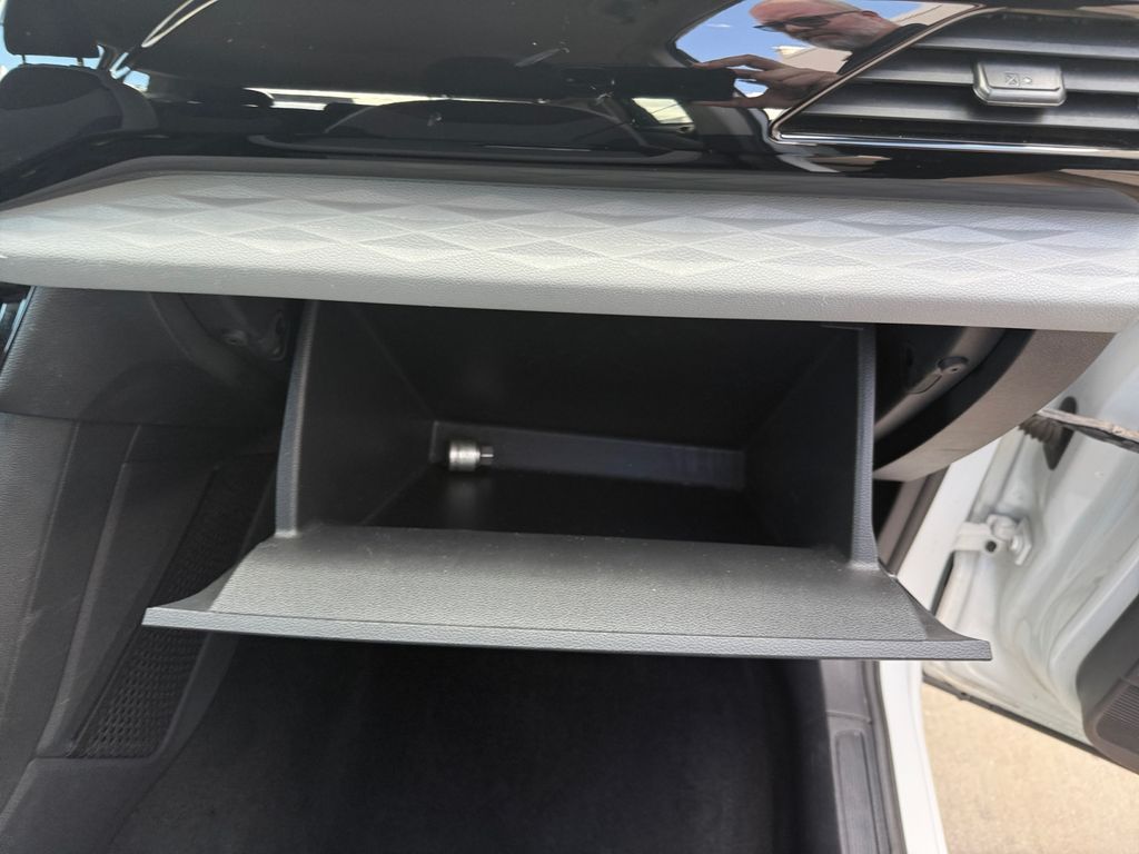 2022 Volkswagen Taos S photo 22