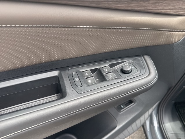 2025 Volkswagen Atlas SEL photo 21