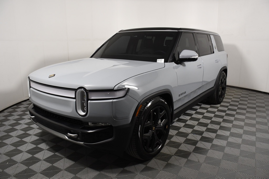 2024 Rivian R1S Adventure's photo