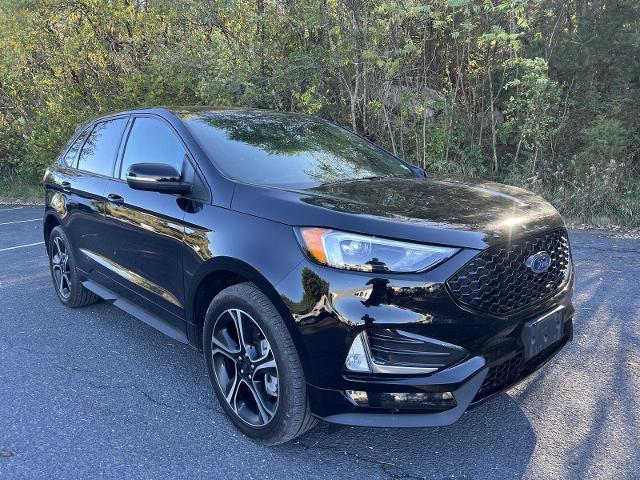 2022 Ford Edge ST's photo