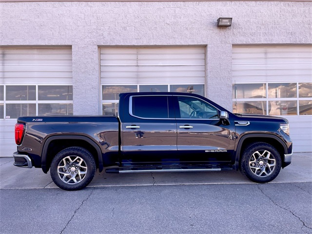 2023 GMC Sierra 1500 SLT's photo