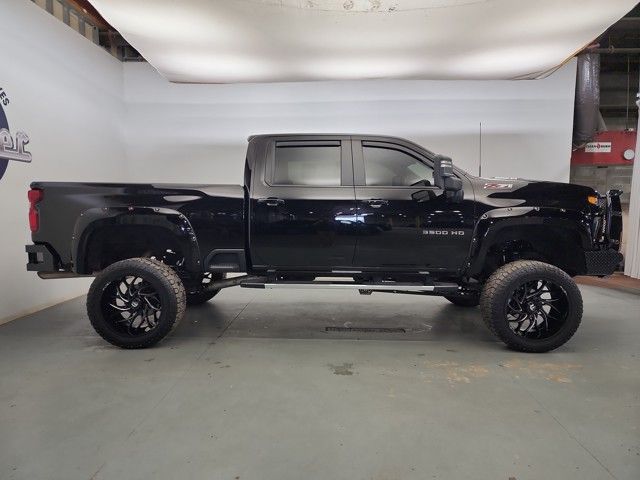 2024 Chevrolet Silverado 3500HD LT photo 4