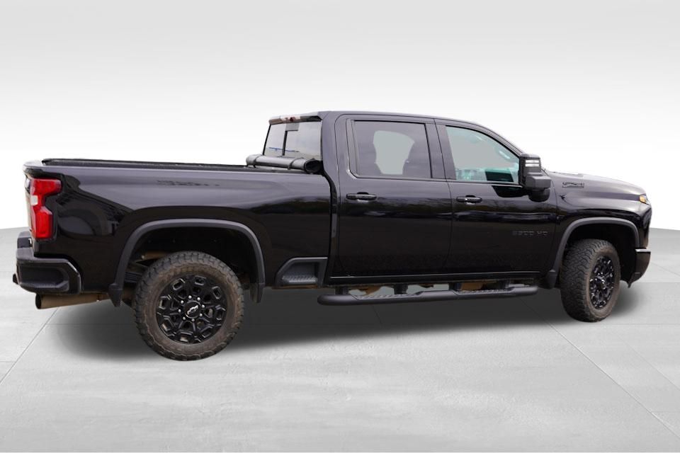 2024 Chevrolet Silverado 3500HD LTZ Z71 Midnight Edition photo 4