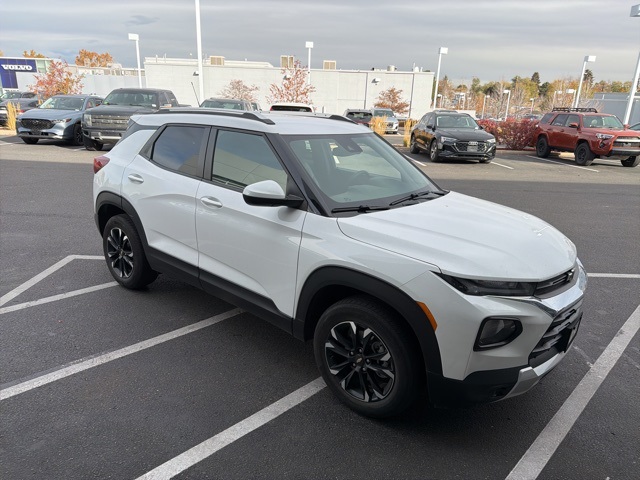 2023 Chevrolet Trailblazer LT photo 2