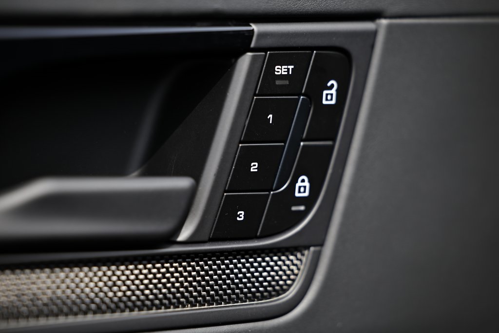 2025 Porsche Cayenne GTS photo 20