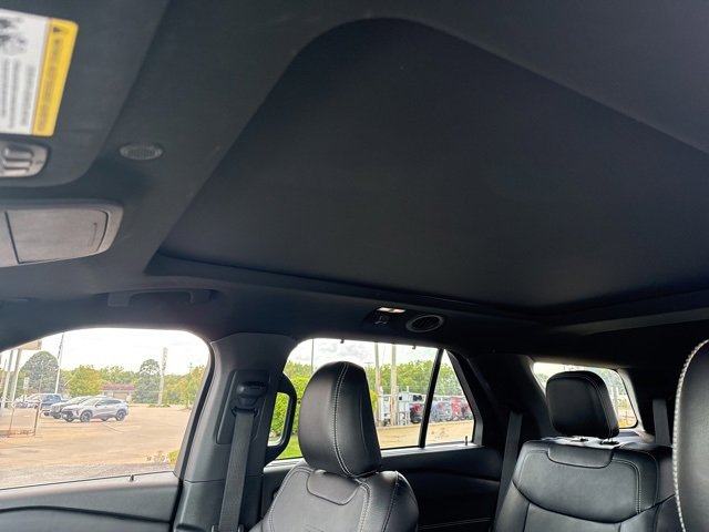 2020 Ford Explorer ST photo 10