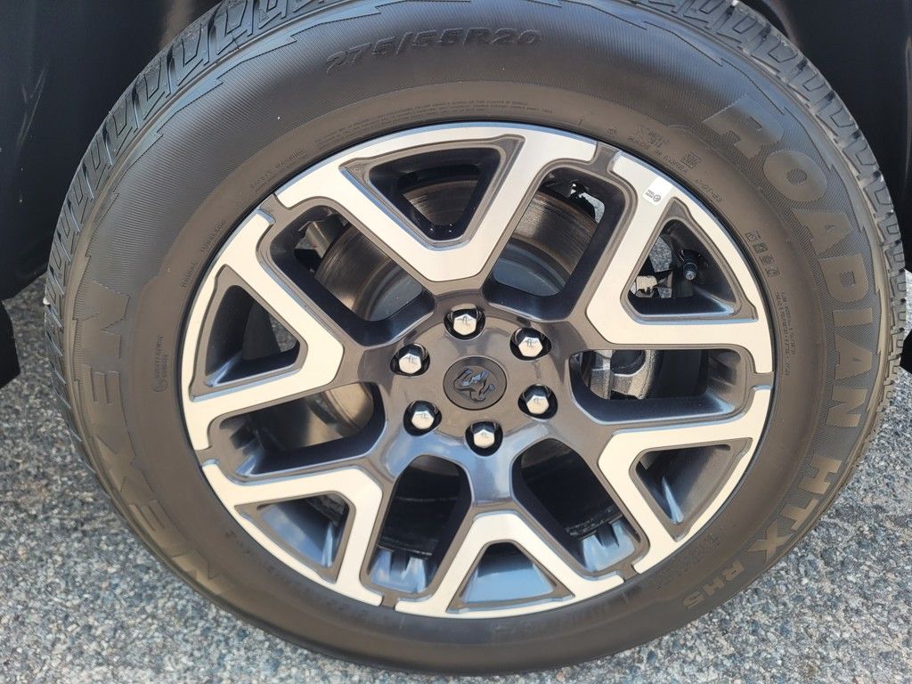 2025 Ram 1500 Laramie photo 8